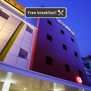 Amaris Hotel Nagoya Hill - Batam